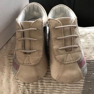 Burberry baby loafers